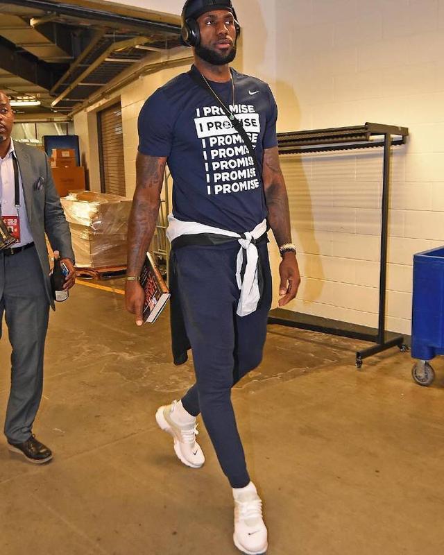 详解棒球规则中的极端布阵限制禁令