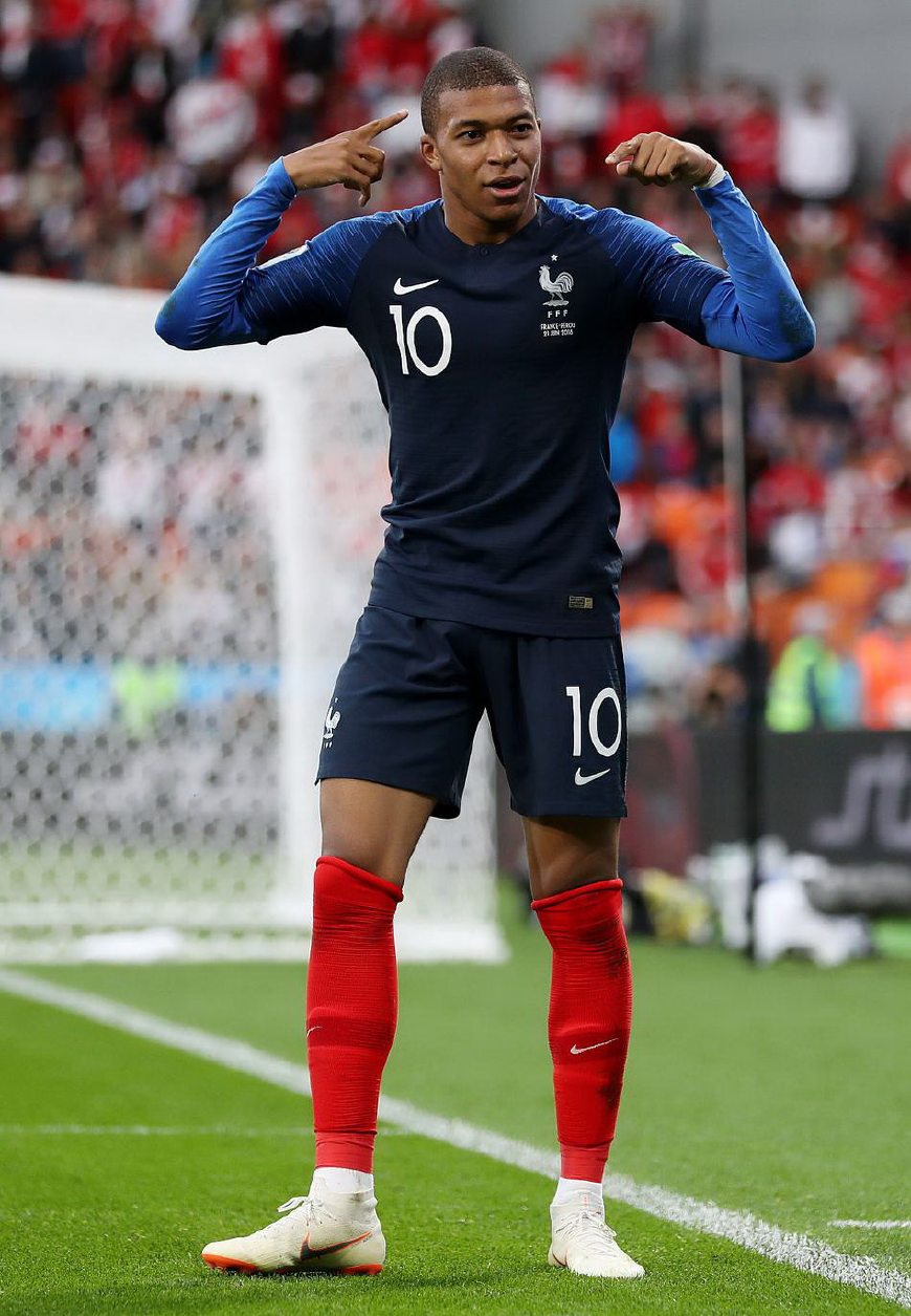 《最终幻想7》重制三部曲将带来感人结局 解答所有谜团