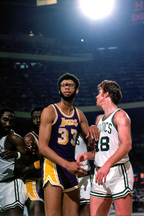 边裁：我手都举酸了 他就是不回头#足球