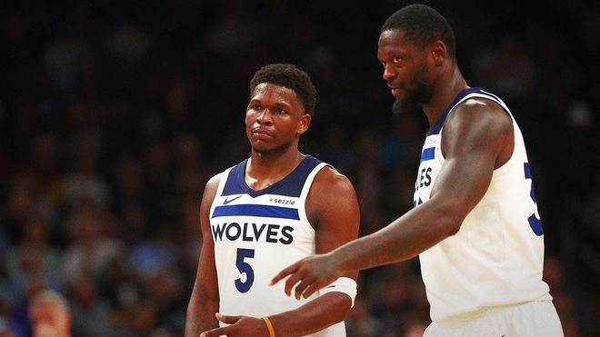 高效发挥！麦基半场11中7贡献17分5篮板