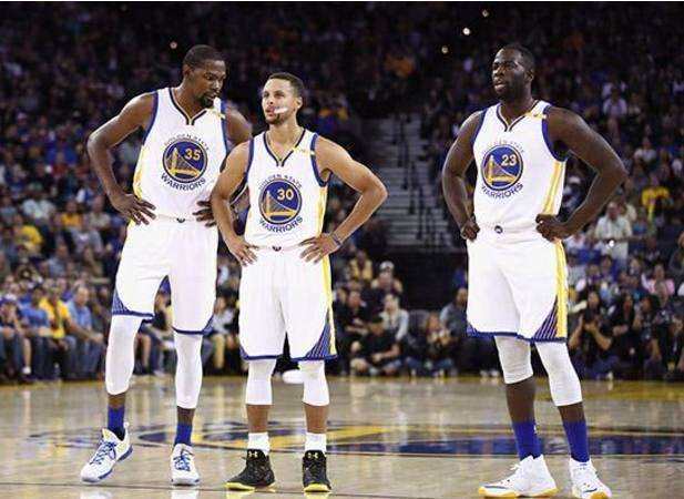 一张原价1美元的化石盔宝可梦卡牌竟卖到5万美元